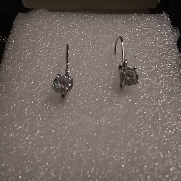 Earring - Picture 2 of 2